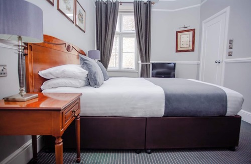 Tetbury Hotel | The Snooty Fox