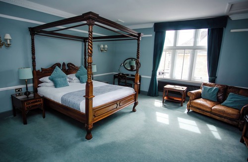Tetbury Hotel | The Snooty Fox