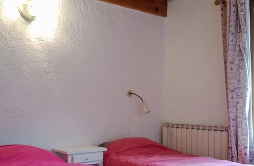 Monetier-les-Bains Ski Chalet | The south-facing chalet for 17 people