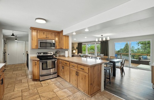 South Perry District House | The South Perry Perch ~ 5BD Family Retreat