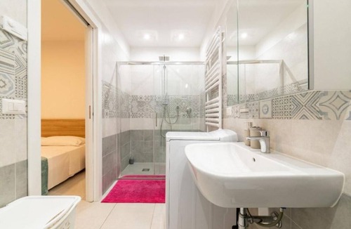 Caorle Apartment | The Space🏖️ Welcome to your seaside home in Caorle!Imagine waking up to the scent of the sea, sipping a coffee at dawn on your private terrace, and diving into the pool under the summer sky while the sun caresses your skin… ✨🌊 The Dream Apart
