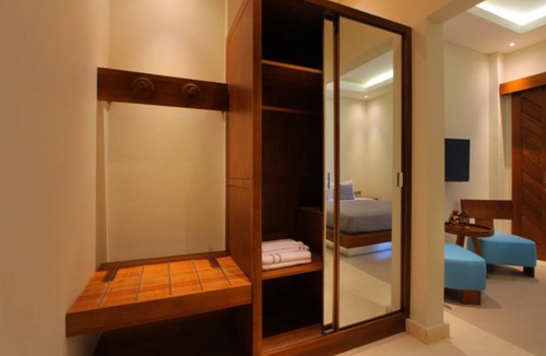 Seminyak Hotel | The Spacious room designed in a sequence of cascading spaces