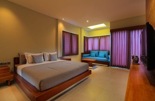 Seminyak Hotel | The spacious room with modern amenities