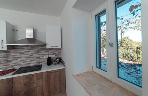 Vatolla House | The Sparrow's Nest - Hill 20 minutes from the sea
