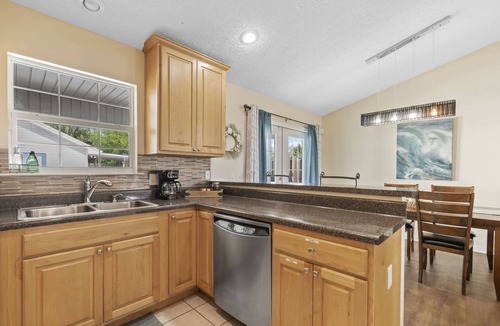Lynn Haven House | The Splash Pad Sleeps 13 w Pool Patio and Garage