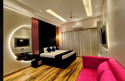 Greater Noida Hotel | The Spotlight