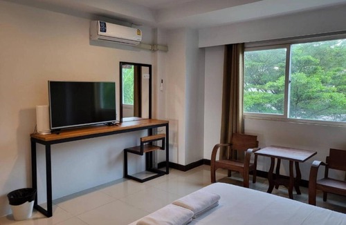 Nikhom Phatthana Hotel | The Square Rayong