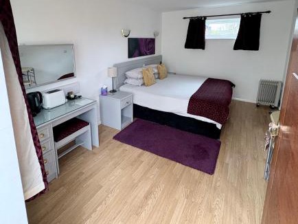 North Marston Bed & Breakfast | The Stables B&B @ Pear Tree Cottage
