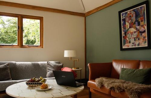 Abbess Roding House | The Stables complex Sleeps 6 with hot tub