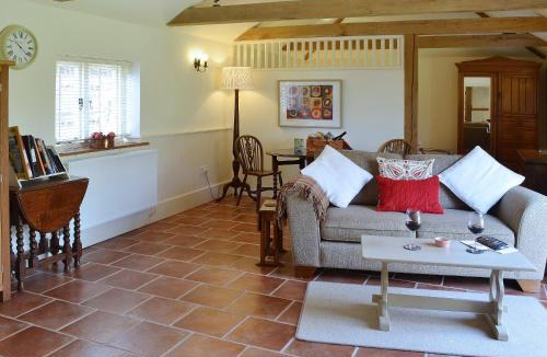 Shatterling House | The Stables