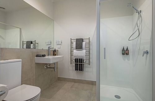 Bulls Hotel | The Stables Motel