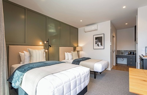 Bulls Hotel | The Stables Motel