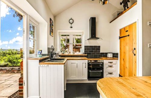 Maidensgrove House | The Stag in the Chiltern Hills