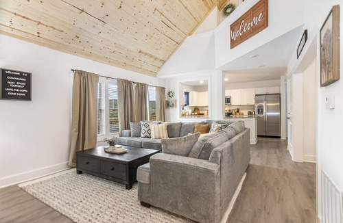 Jasper Cabin | The Stargazer Cabin · Private Hot Tub · Mtn Views · Fire Pit