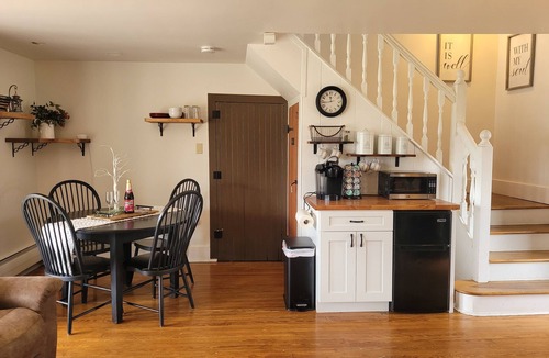 Gap Apartment | The Stone House Between the Streams