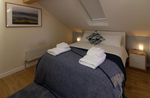 Cheddar Apartment | The Studio Cheddar - With Wood Fired Hot Tub, Near Cheddar Gorge