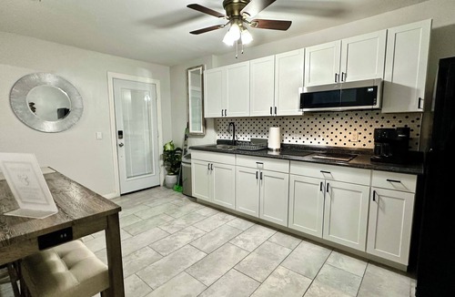 Lakeland Apartment | The Studio Collection