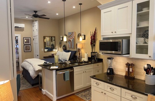 Church Hill Apartment | The Studio@ Eanes Drug-Heart of the Historic District