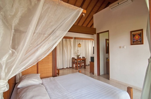 Sunset Road Hotel | The Studio
