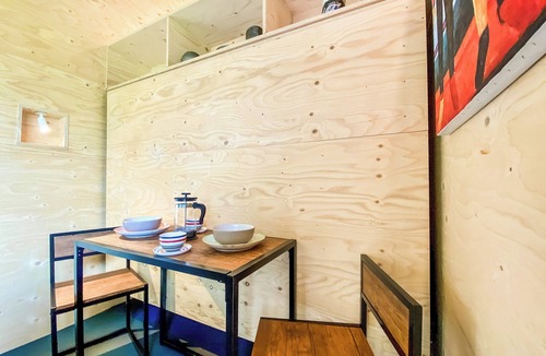 Giddeahall Cottage | The Studio, within walking distance of the village of Yatton Keynell, on the edge of the Cotswolds.
