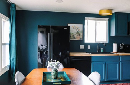 Kennewick House | The Study - An Ode to Literature - 1 bedroom beautiful home