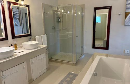 Stanford Apartment | The Suite