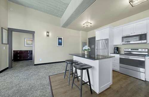 Post Falls Hotel | The Suites at Prairie Falls & Event Center