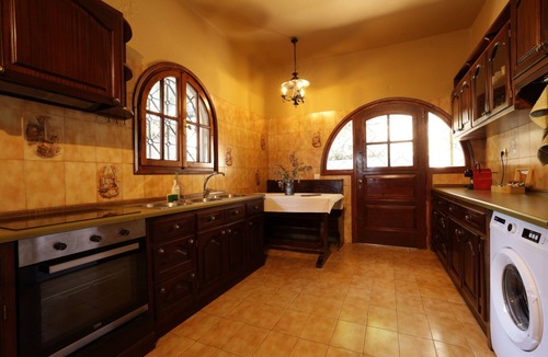 Dafnata Apartment | The Summit Escape