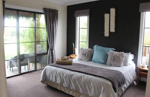 Gladstone Bed & Breakfast | The Summit Lodge