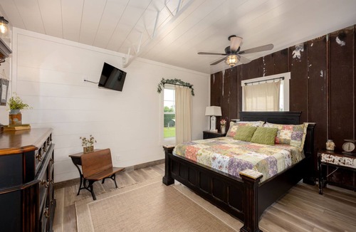 Alexander House | The Sunflower Barn