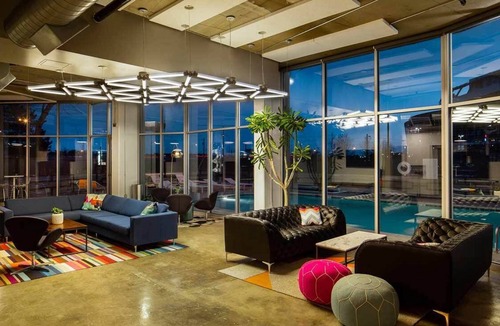 Jefferson Park Apartment | The Sunny Studio With City Views