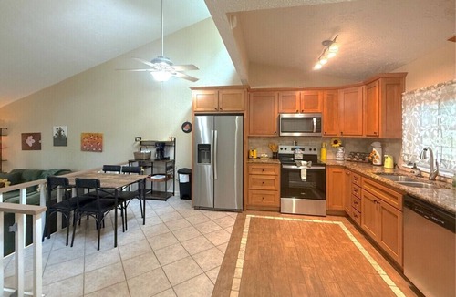 Holiday Island Apartment | The Sunset Perch | Pet-Friendly + Deck