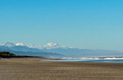 Hokitika House | The Sunset Ridge