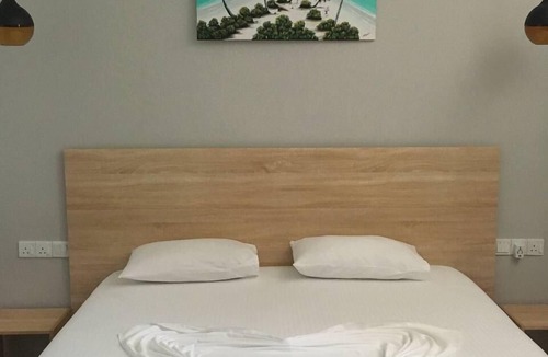 Dhiffushi House | The Sunset Villa