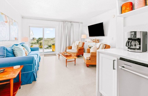 Ocean Cay Apartment | 🌴 The Sunshine House Gameroom coming soon! 🌴 Duplex with upstairs & downstairs units and no interior access. Perfect for 2 families who like to travel together. 🌴 Outdoor dining 🌴 Within walking distance of 2 restaurants 🌴 Close t