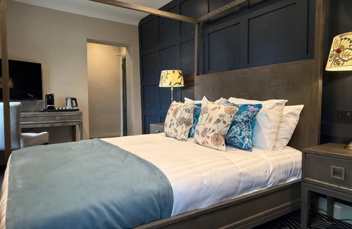 Muxton Hotel | The Sutherland