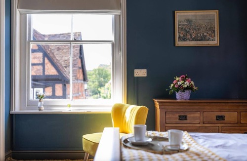 Midhurst Hotel | The Swan Inn