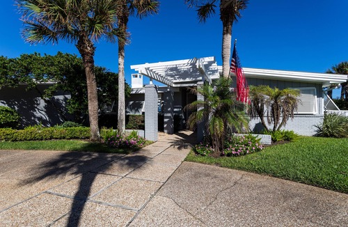 Sawgrass House | "The Swift Cottage" Old Ponte Vedra, Blvd. with Private pool!