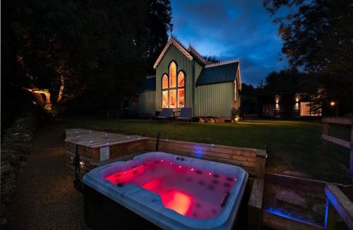 Aberfeldy House | The Tabernacle, Design-led Converted Chapel with Hot Tub, Highland Perthshire