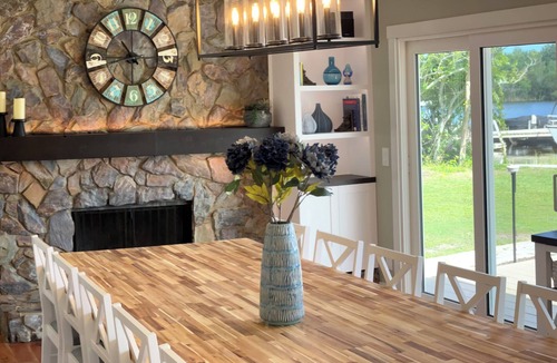 Palm Harbor House | The Tarpon Table at Lake Tarpon - Where the lake sets the table!