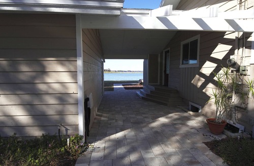 Palm Harbor House | The Tarpon Table at Lake Tarpon - Where the lake sets the table!