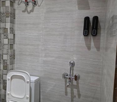Sushant Lok Apartment | The terrace affair studio with jacuzzi