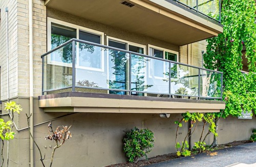 North End Condo | the Terrace, Best Area Jacuzzi Bathtub 2 baths, WD