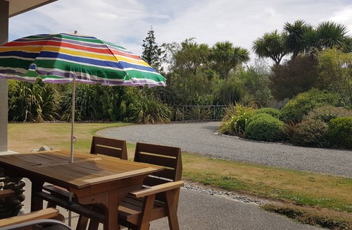 Glentunnel House | The Terrace - Perfect for skiers and families