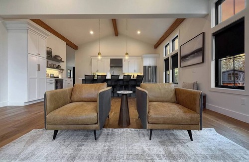 Intervale House | The Timberline | Mountain Luxury + Hot Tub