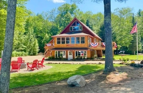 Center Ossipee House | The Tinker Bell on Ossipee Lake with Water and Mountain Views.