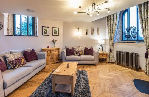 Low Gate House | The Tiny Chapel