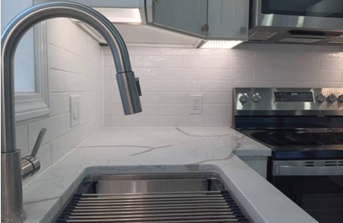 Mount Pleasant Apartment | The Tiny-Lux at Atwells Ave Laundry APT. Parking