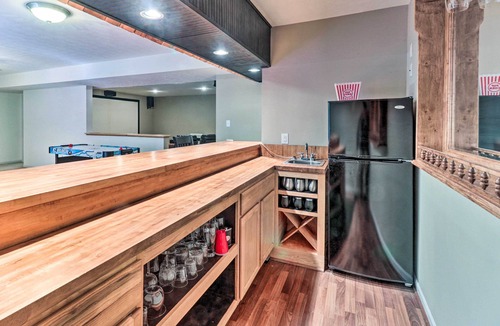 Basye House | 'The Toasted Marshmallow' Mt Jackson Retreat!
