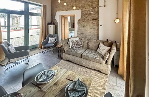 Brayford House | The Tractor Barn - Uk49678